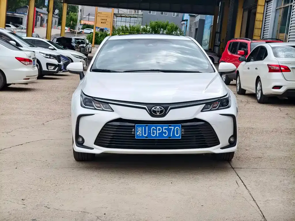 Toyota Corolla — фото 1