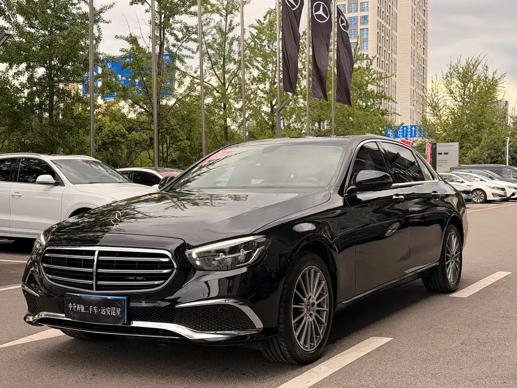 Mercedes-Benz E-Class — фото 10