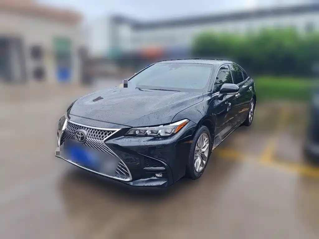 Toyota Avalon — фото 1