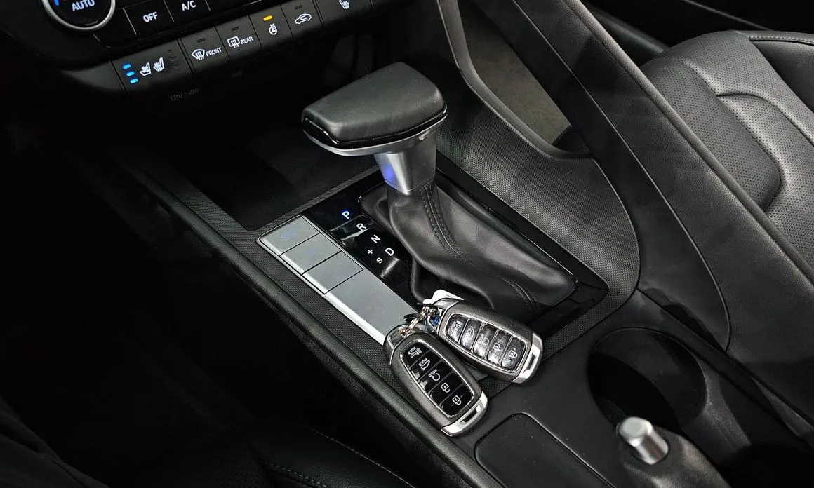 Hyundai AVANTE 2021 из KR, фото 3
