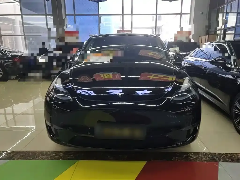 Tesla Model Y — фото 8
