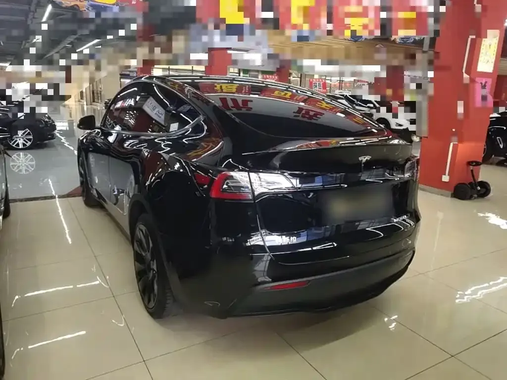 Tesla Model Y — фото 5