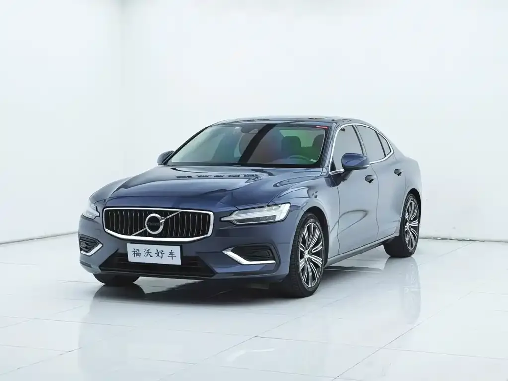 Volvo S60 — фото 1