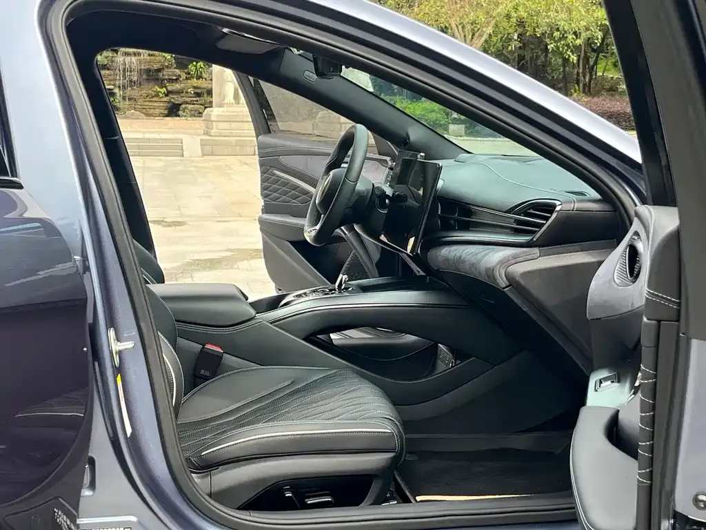BYD Seal — фото 6