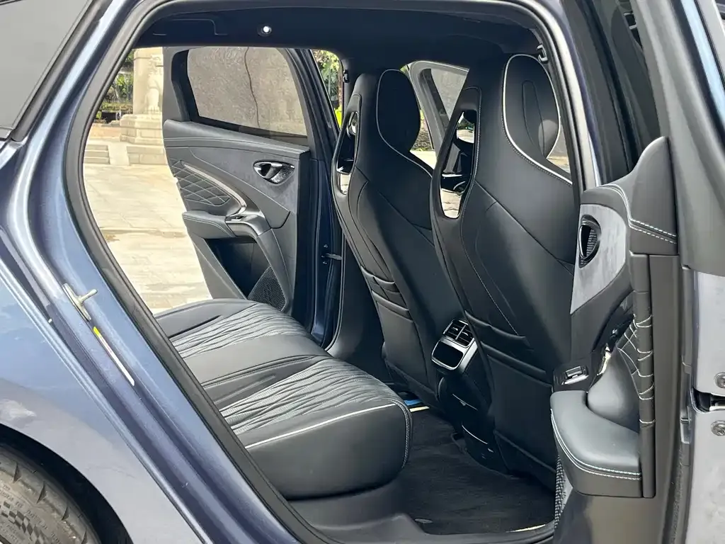 BYD Seal — фото 8