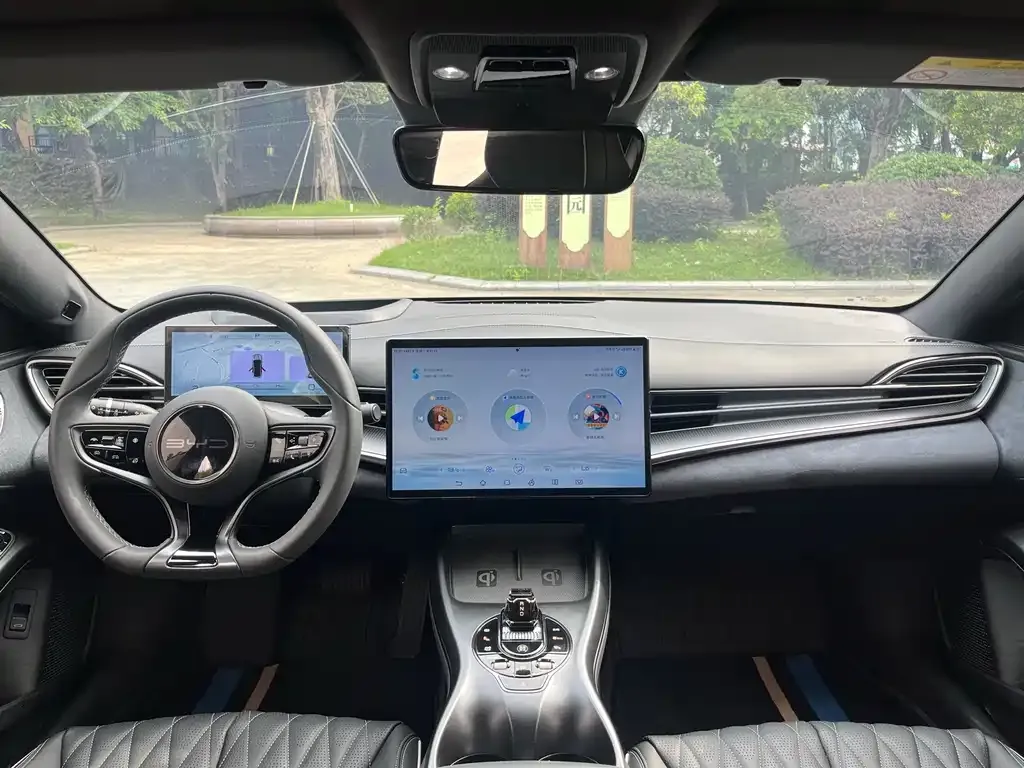 BYD Seal — фото 2