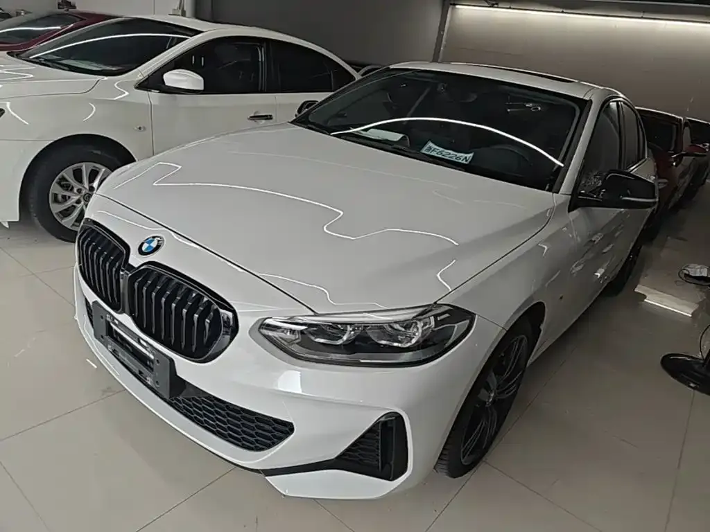BMW 1 Series — фото 1