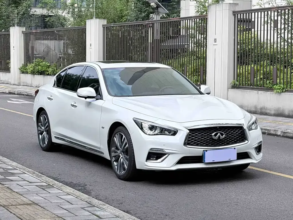 Infiniti Q50L — фото 10