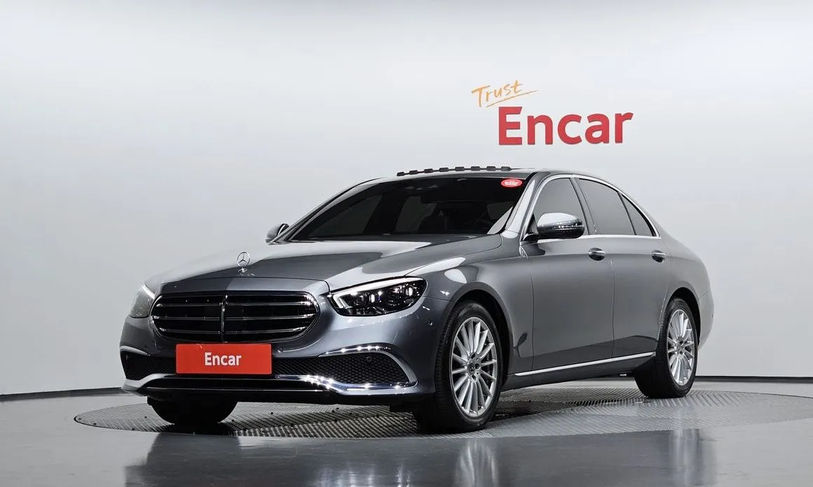 Mercedes-Benz E-Class — фото 1