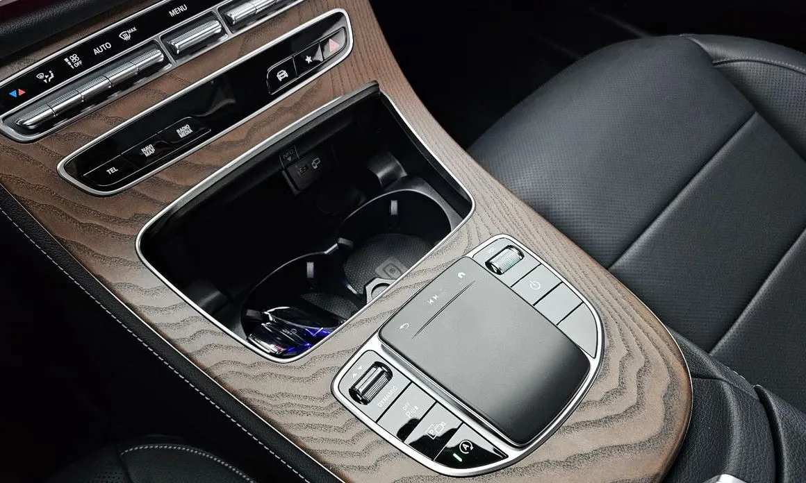 Mercedes-Benz E-Class — фото 10