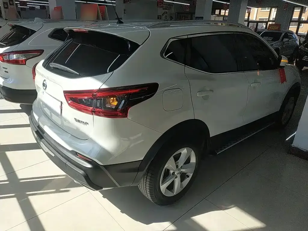 Nissan Qashqai — фото 2