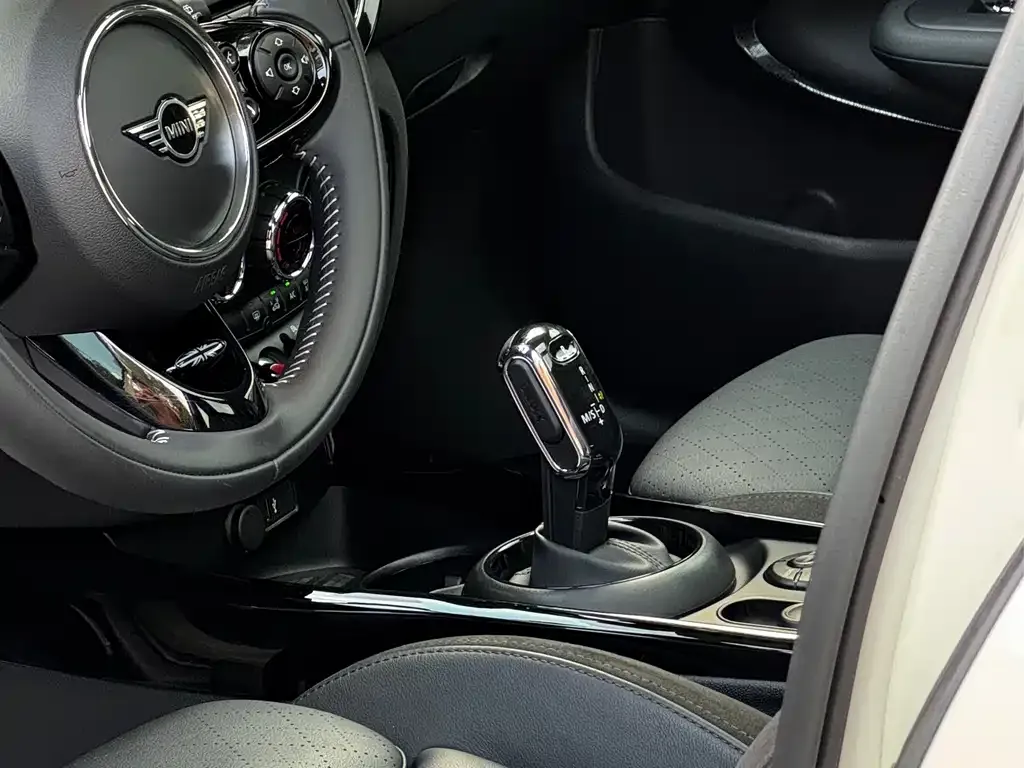 MINI Clubman — фото 9
