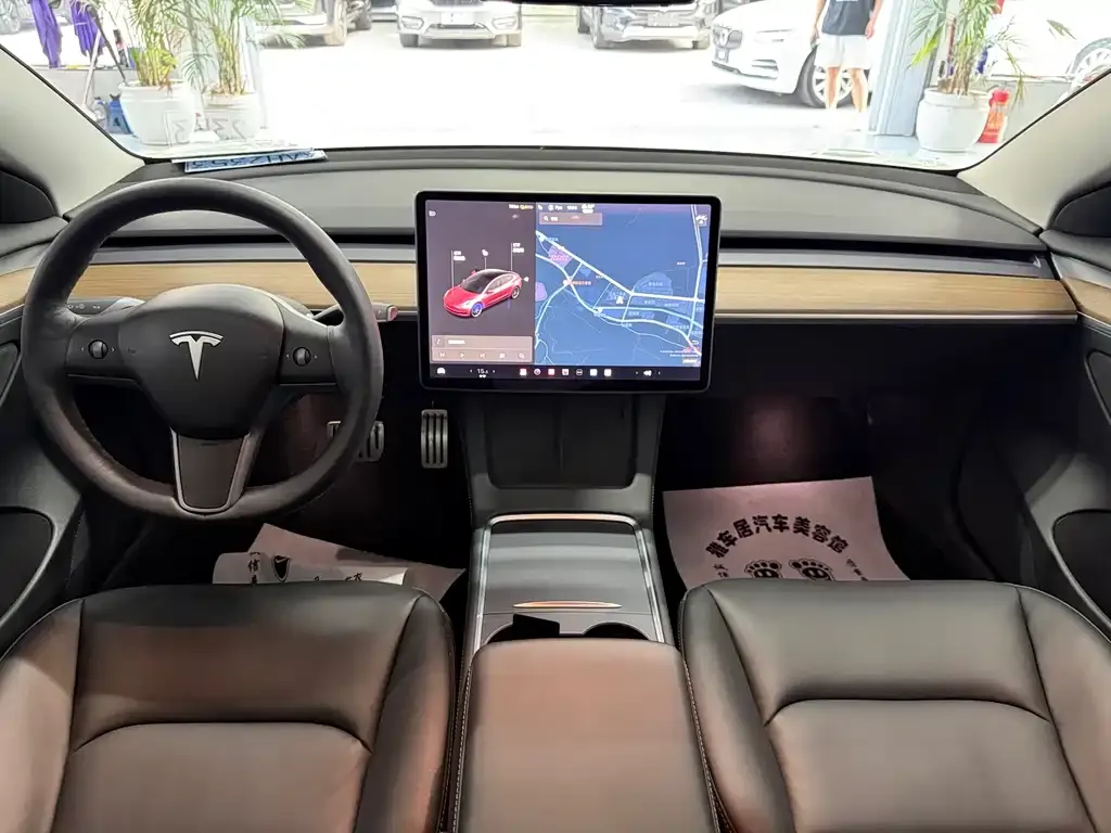 Tesla Model 3 — фото 2