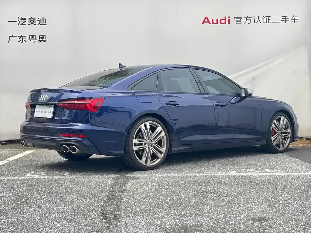 Audi S6 — фото 8