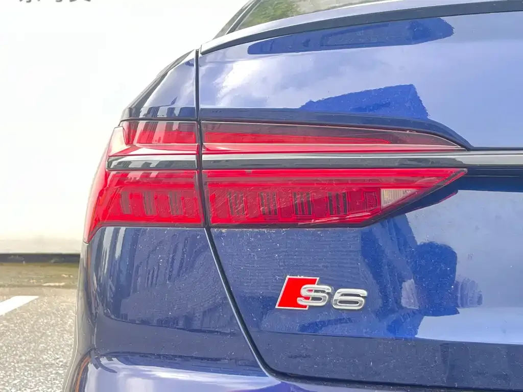 Audi S6 — фото 3