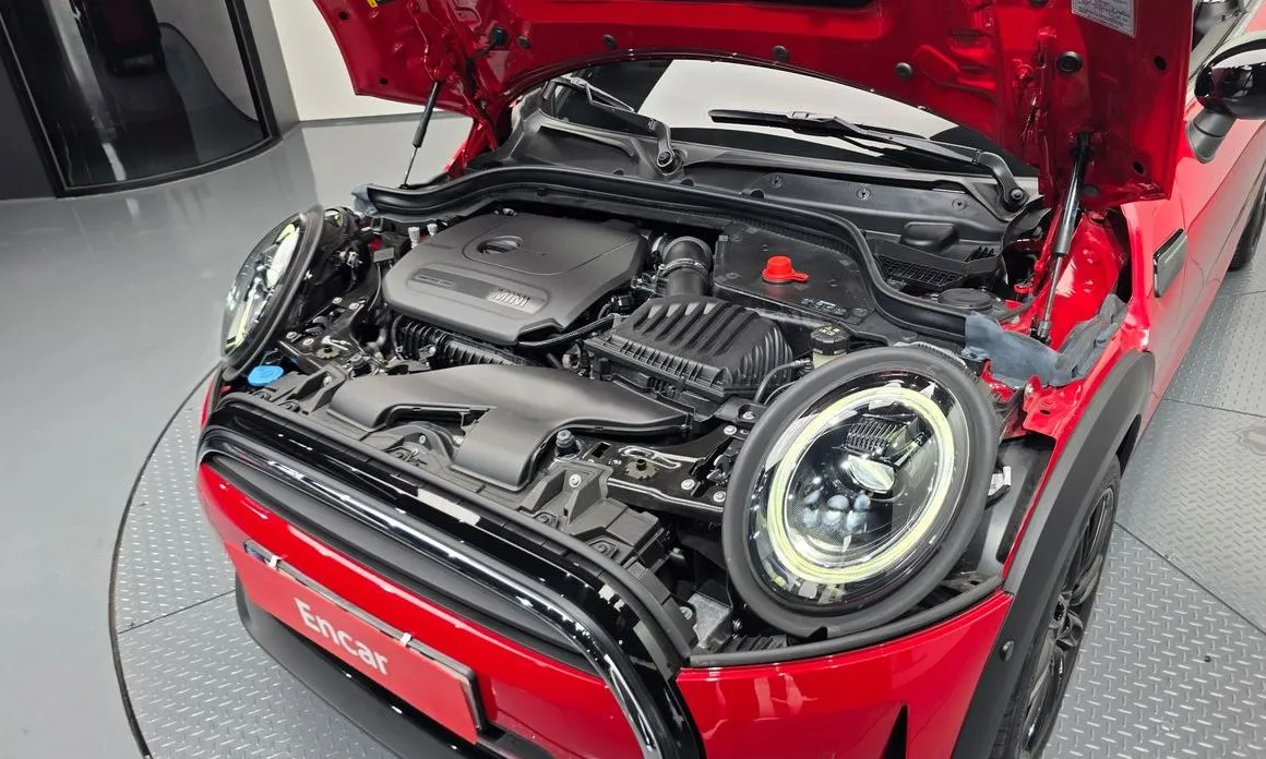 Mini Cooper Convertible 2024 из KR, фото 10