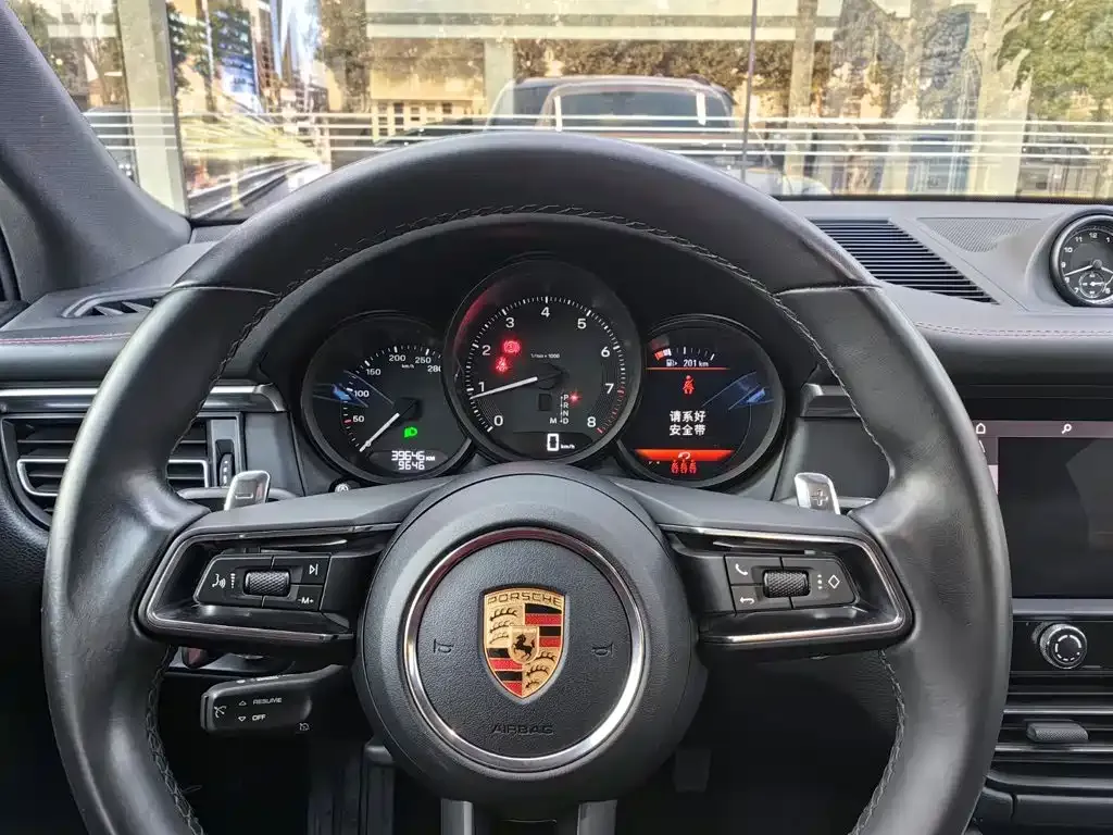 Porsche Macan — фото 6