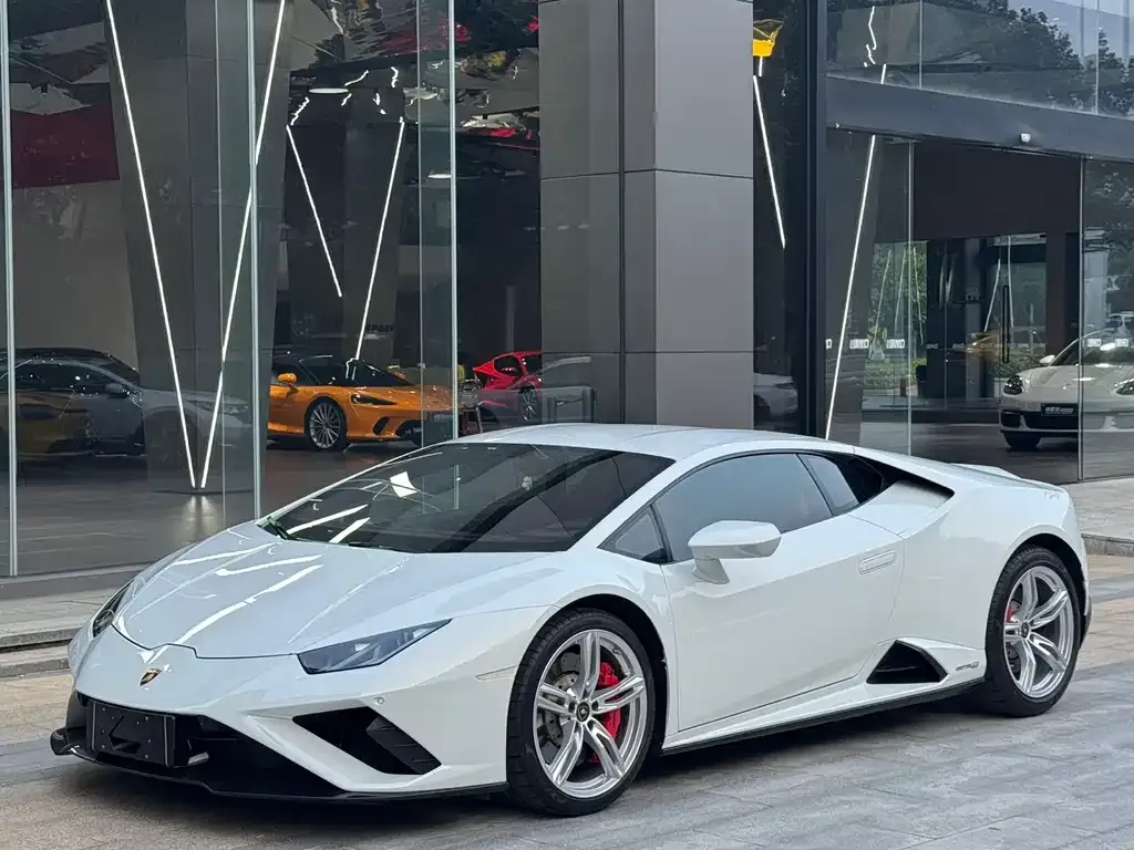 Lamborghini Huracan — фото 1