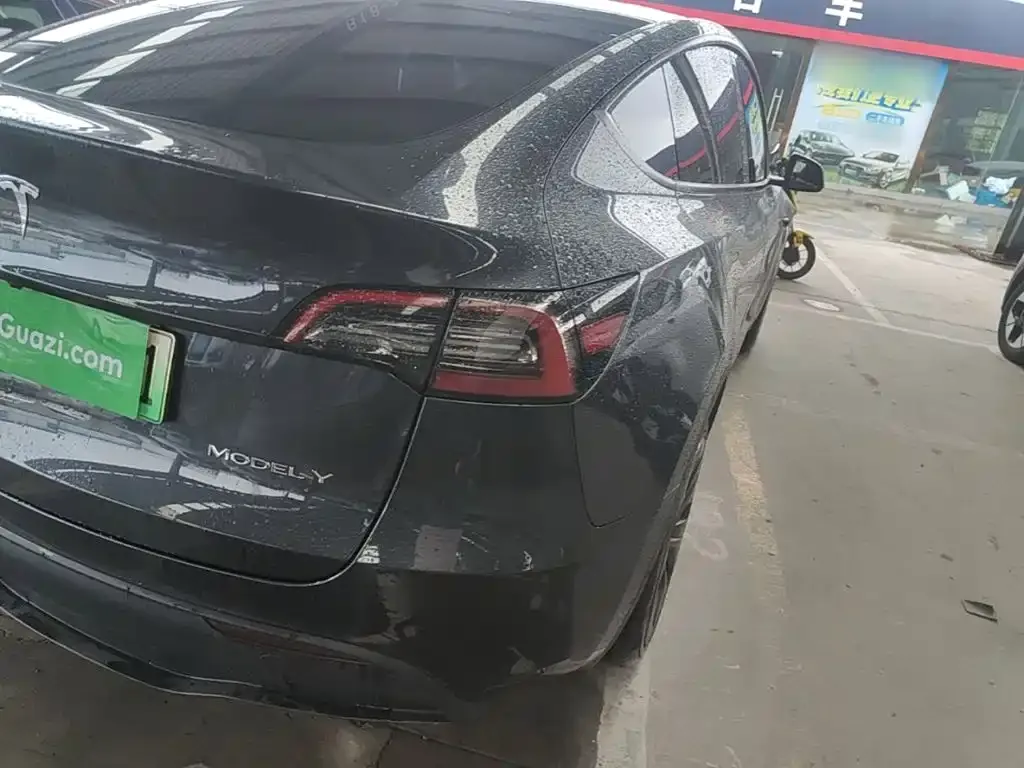 Tesla Model Y — фото 7