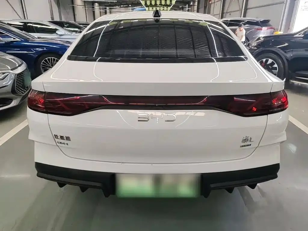 BYD Qin L — фото 4