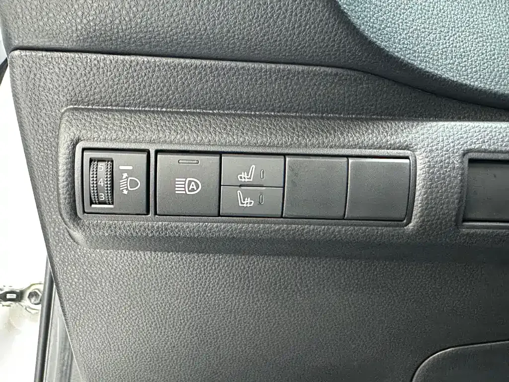Toyota Corolla — фото 10