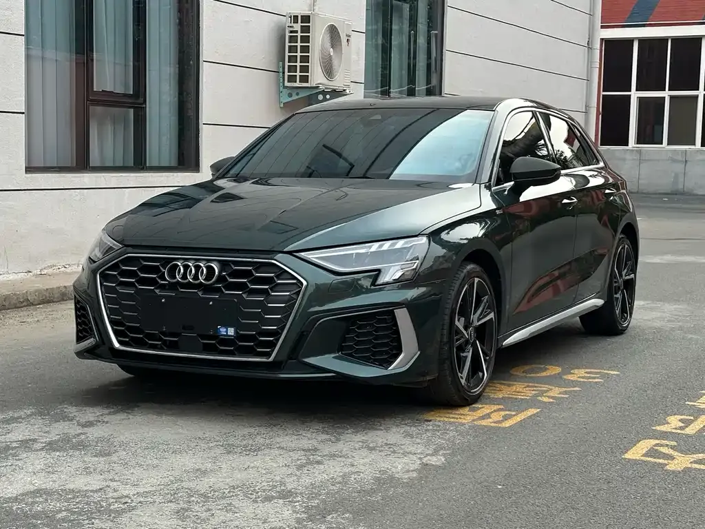 Audi A3 — фото 1