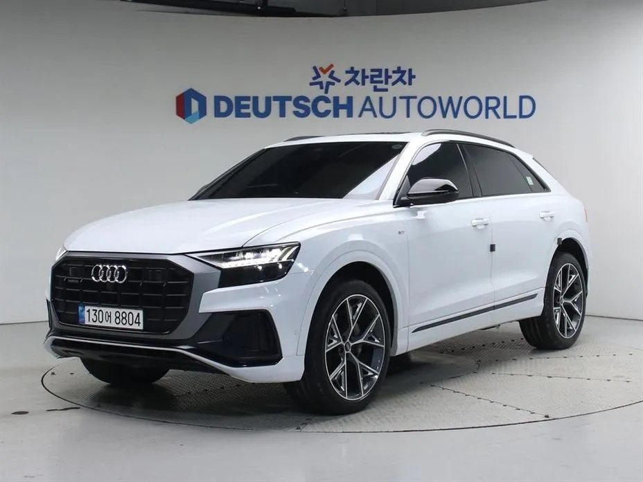 Audi Q8 — фото 1