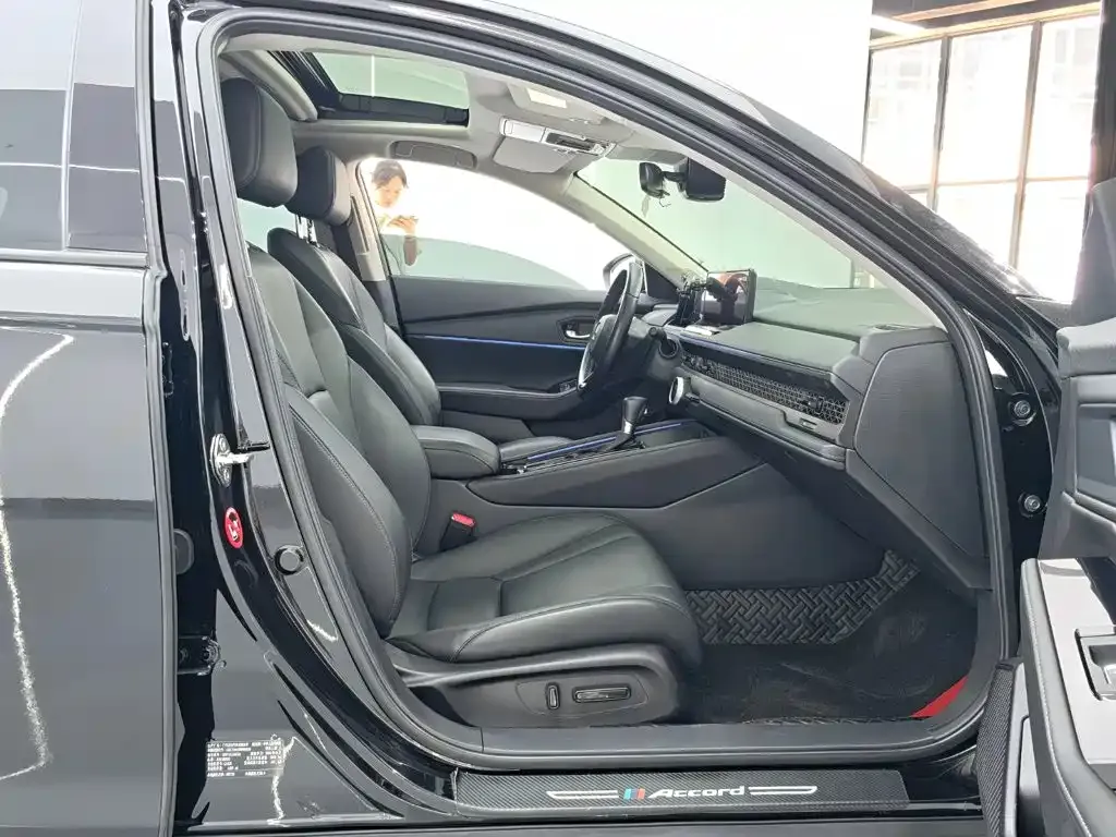 Honda Accord — фото 10