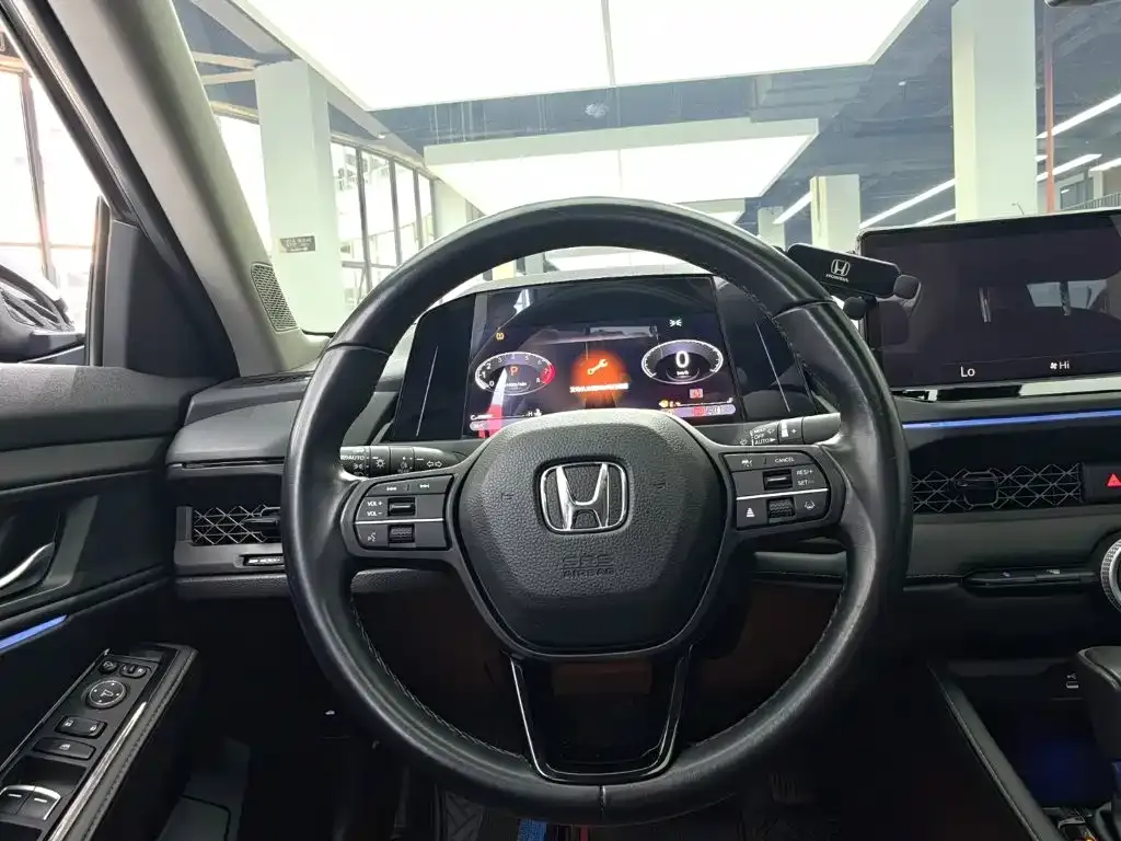 Honda Accord — фото 9