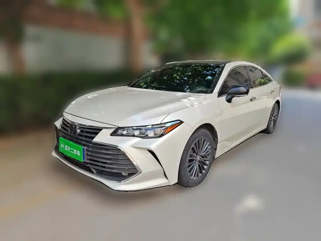 Toyota Avalon — фото 1