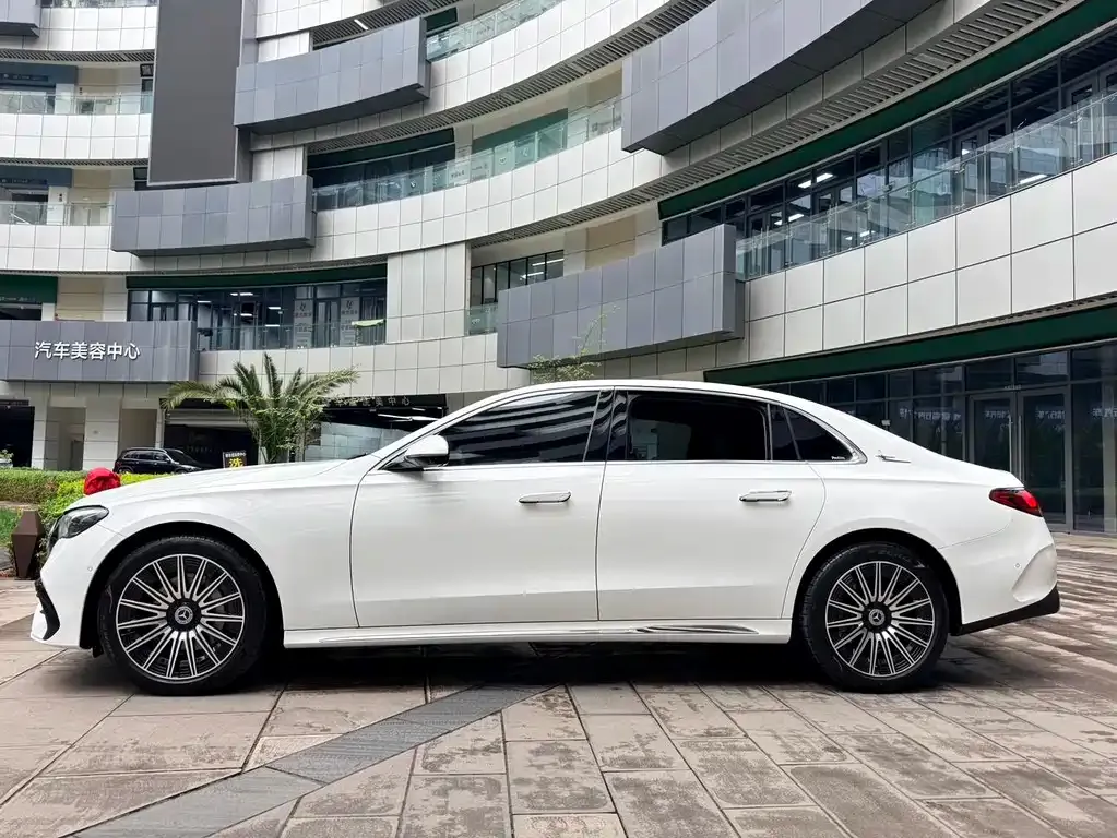 Mercedes-Benz E-Class — фото 10