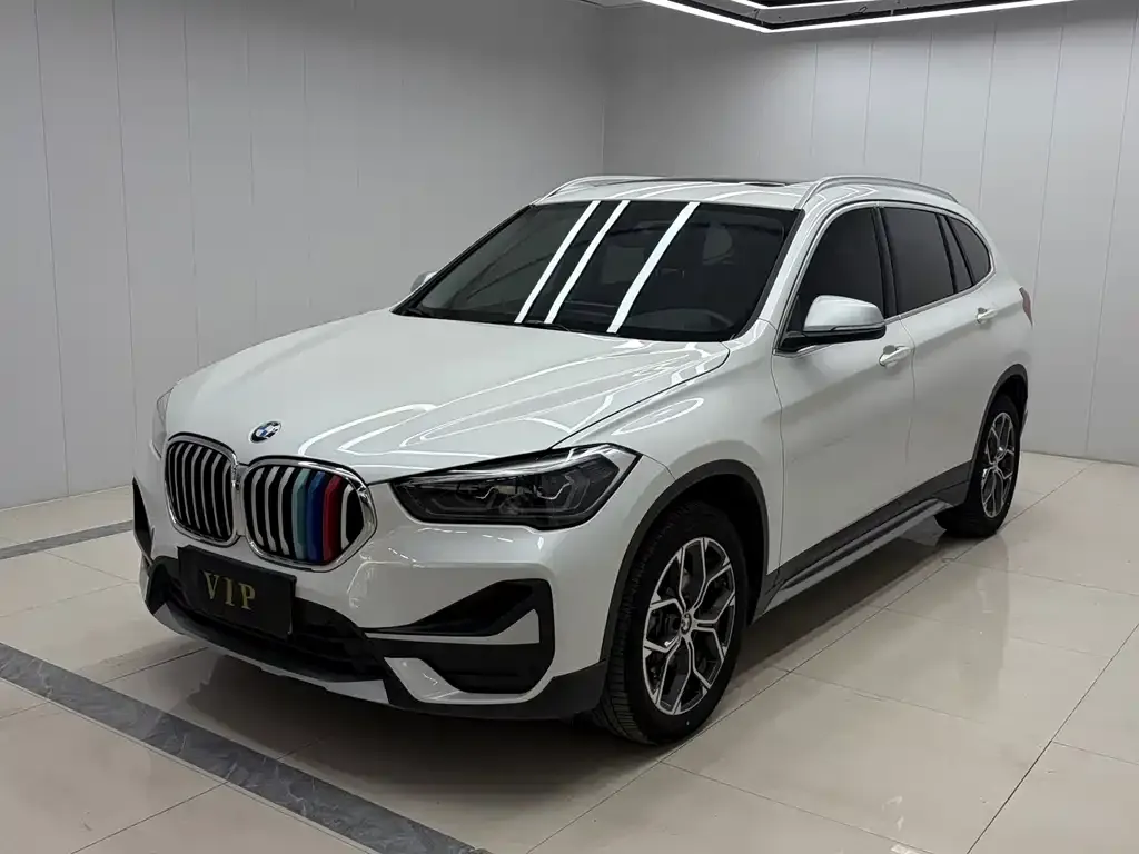 BMW X1 — фото 1