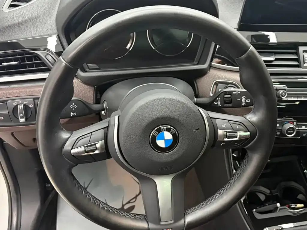 BMW X1 — фото 10