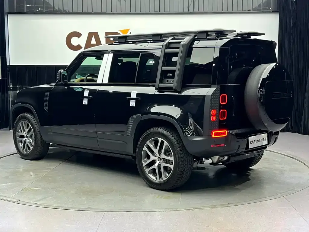 Land Rover Defender — фото 7