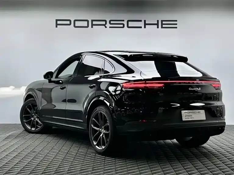 Porsche Cayenne — фото 7