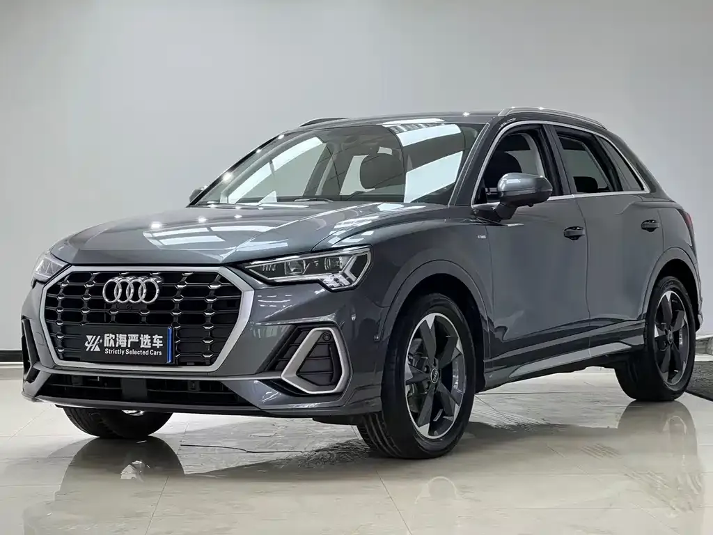 Audi Q3 — фото 1