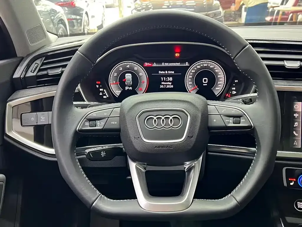 Audi Q3 — фото 2