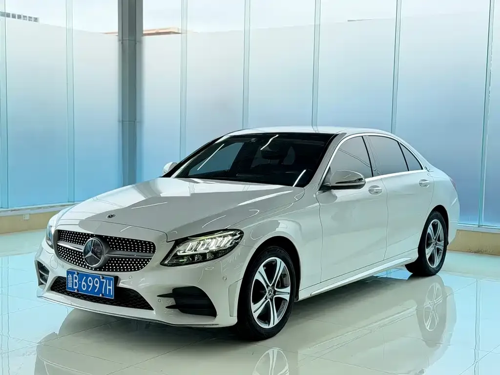 Mercedes-Benz C-Class — фото 1
