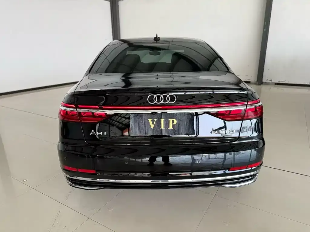 Audi A8 — фото 9