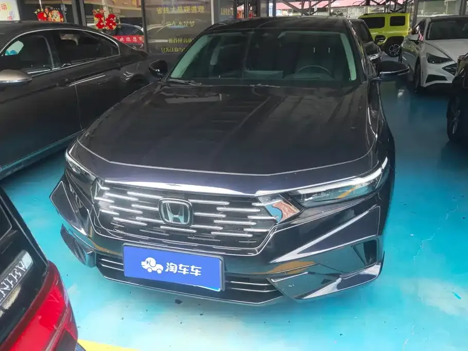Honda Accord — фото 10