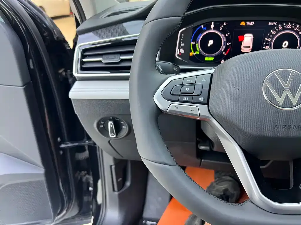 Volkswagen 途观L插电混动 — фото 10