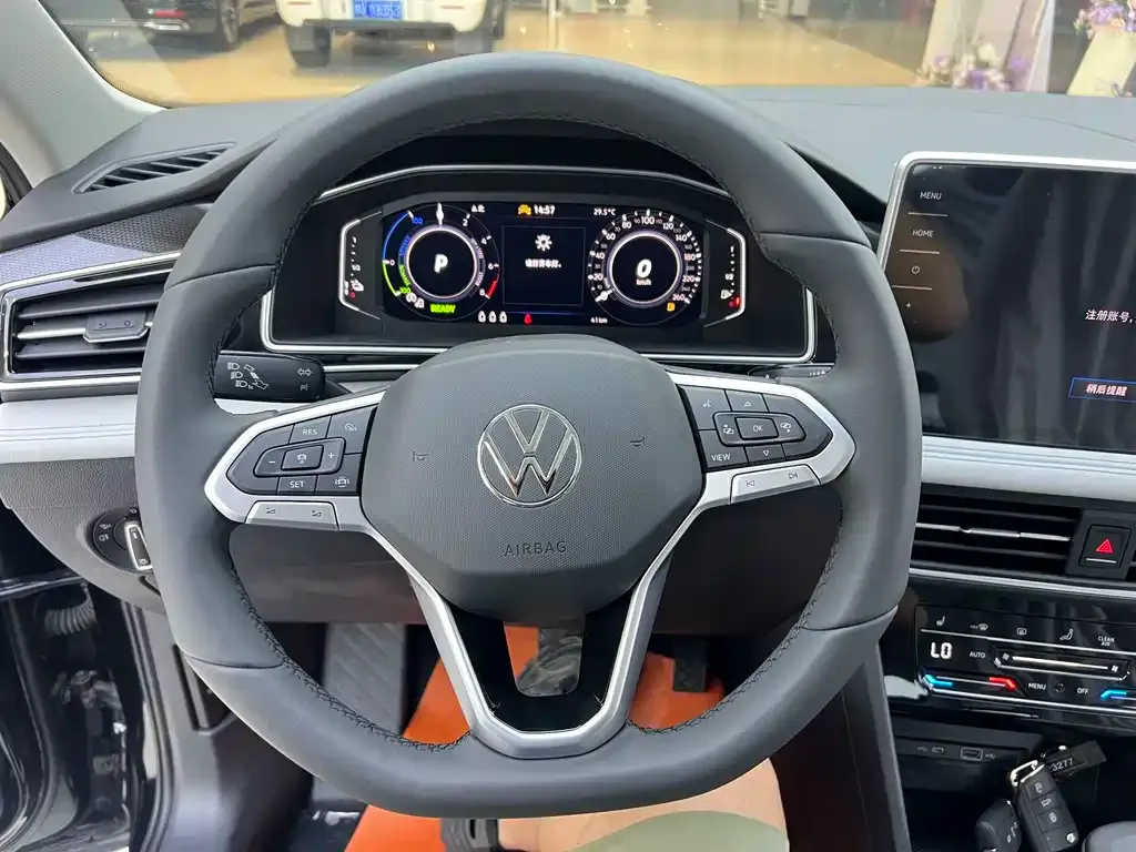 Volkswagen 途观L插电混动 — фото 7