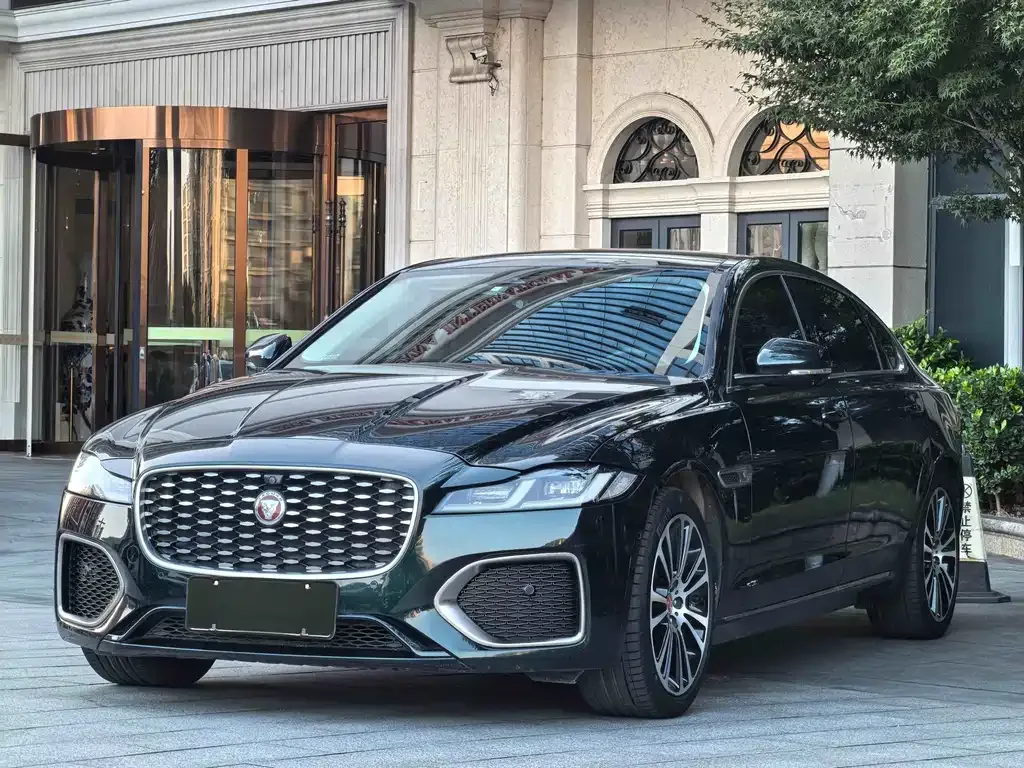 Jaguar XFL — фото 1