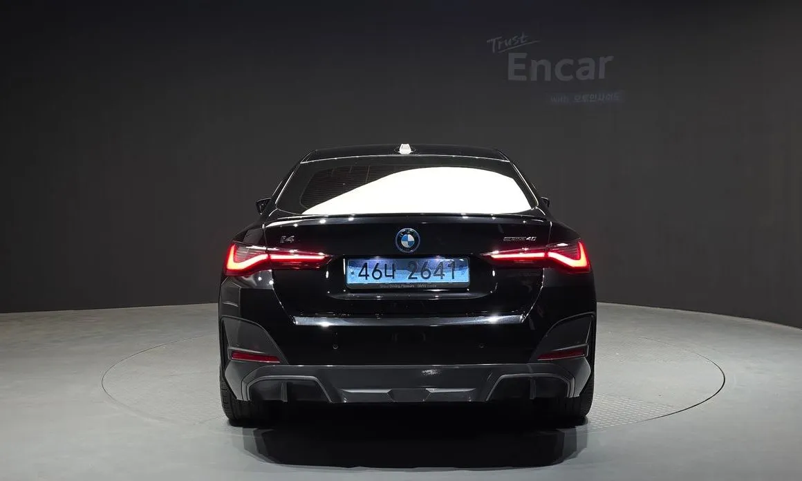 BMW i4 — фото 4