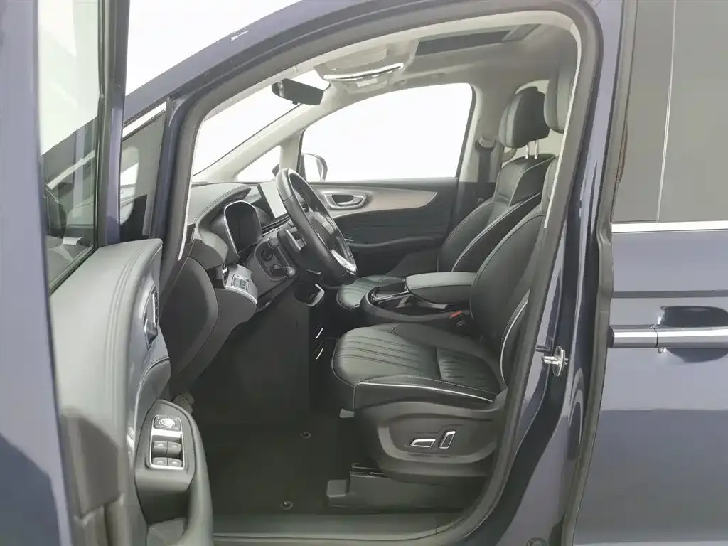 Roewe iMAX8 — фото 3