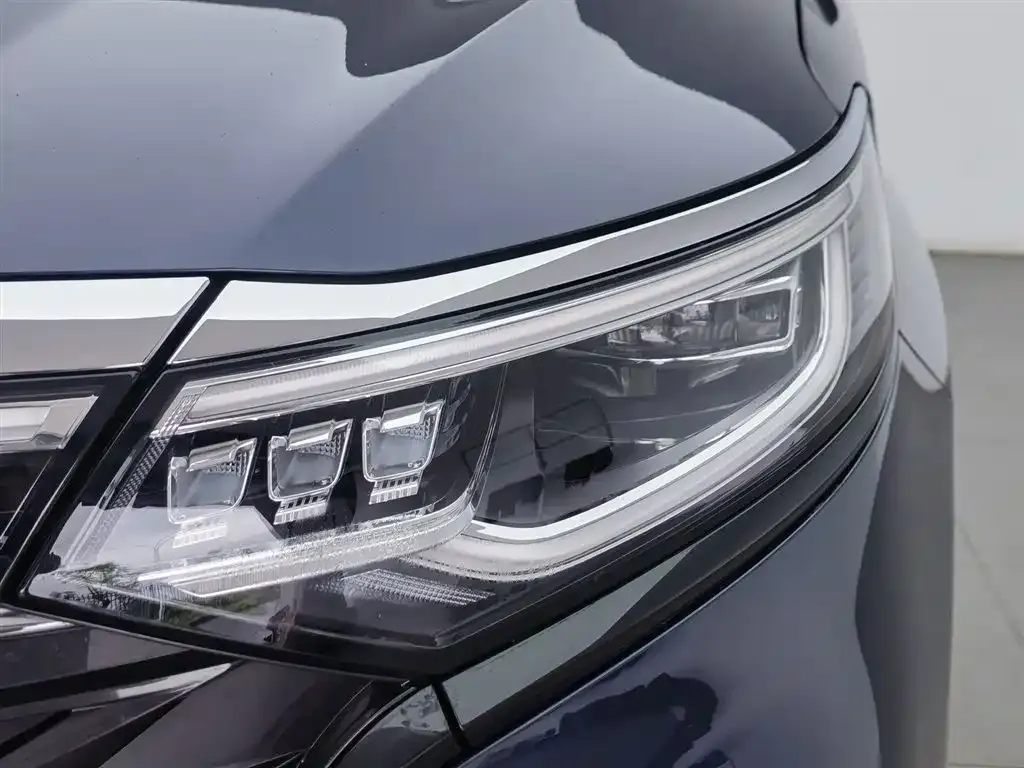Roewe iMAX8 — фото 10