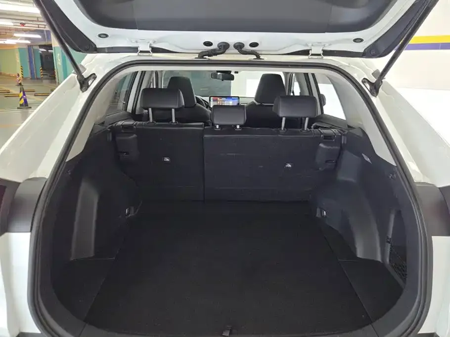 Toyota RAV4 — фото 6