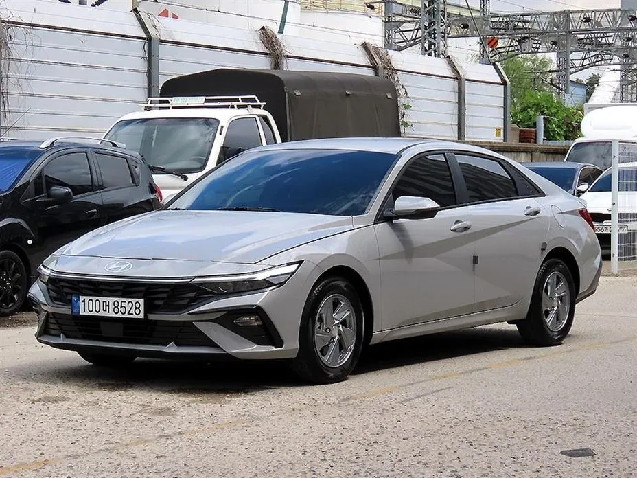 Hyundai AVANTE — фото 1