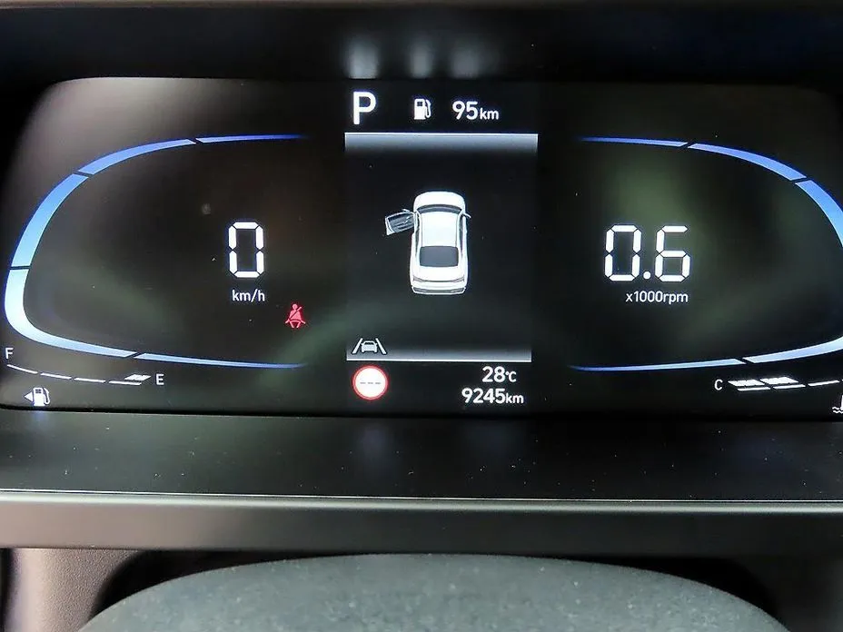 Hyundai AVANTE — фото 2