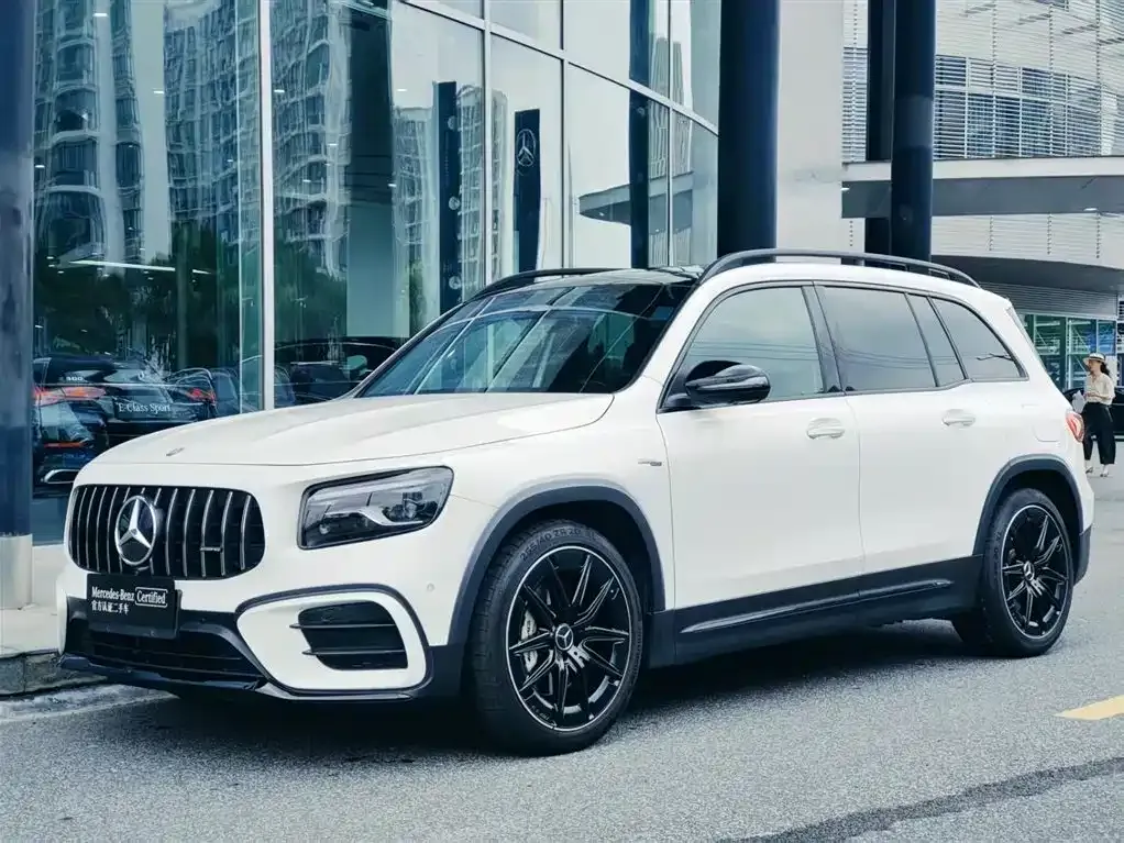 Mercedes-Benz GLB AMG — фото 1